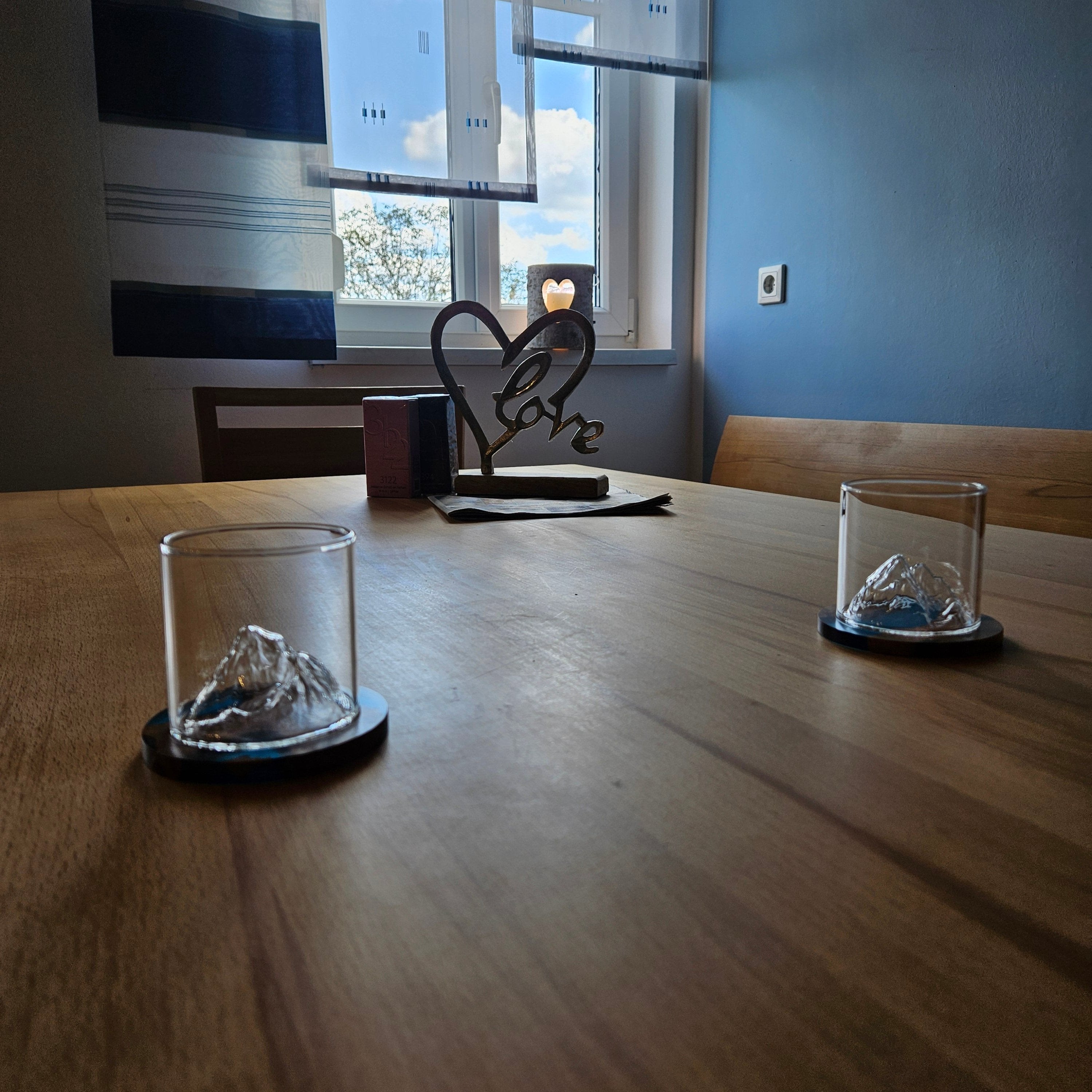 Glasuntersetzer aus Holz und Epoxidharz