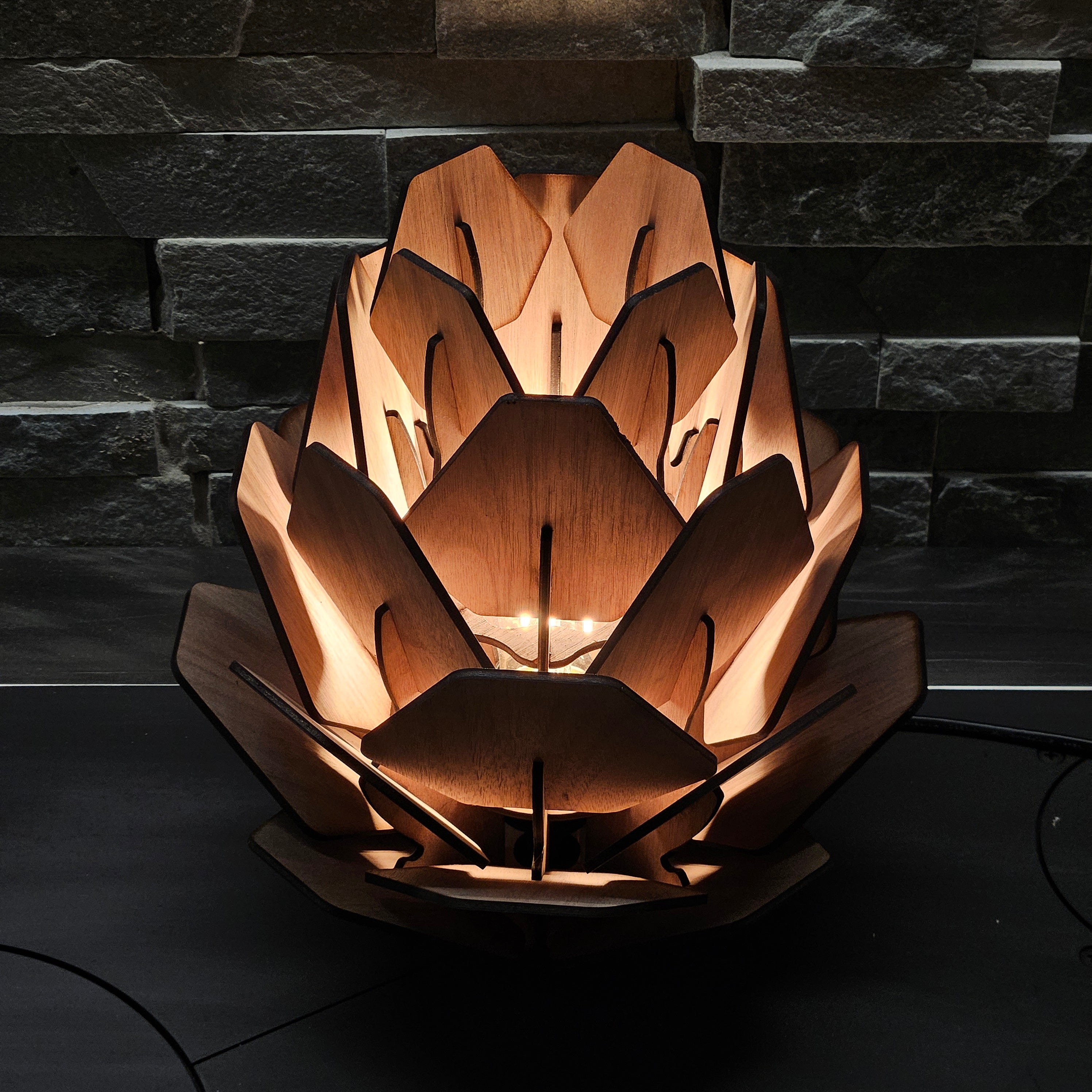 Design-Nachttischlampe